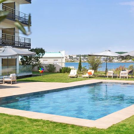 Golden Tulip Hotel & Rooftop Martigues Provence Exterior foto