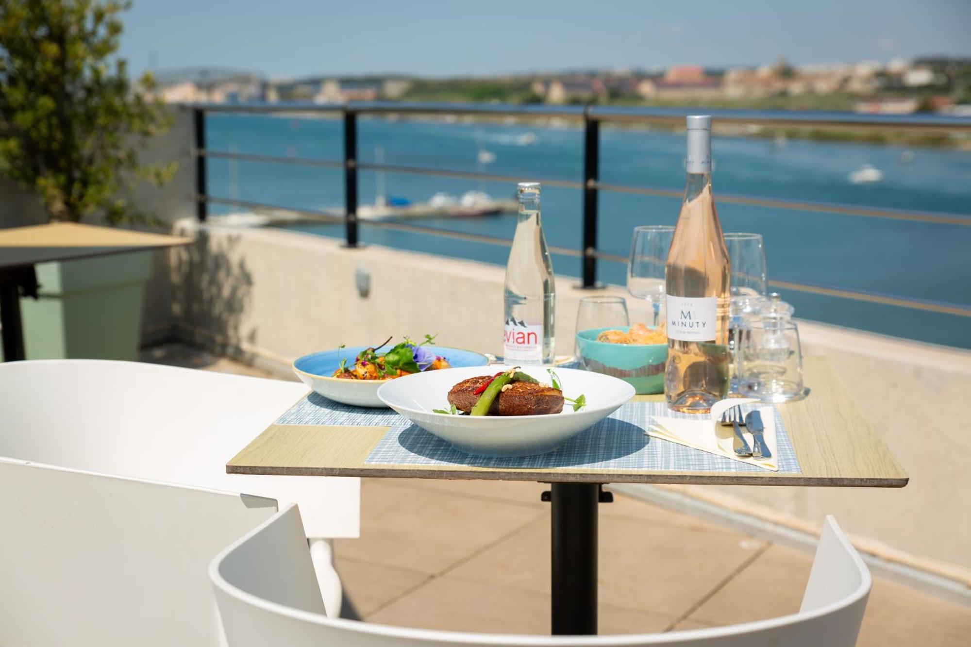 Golden Tulip Hotel & Rooftop Martigues Provence Exterior foto